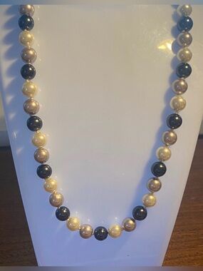 Multicolor glass Pearl Necklace